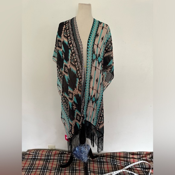 NWT chic boho geometric shawl wrap one size - Picture 3 of 13